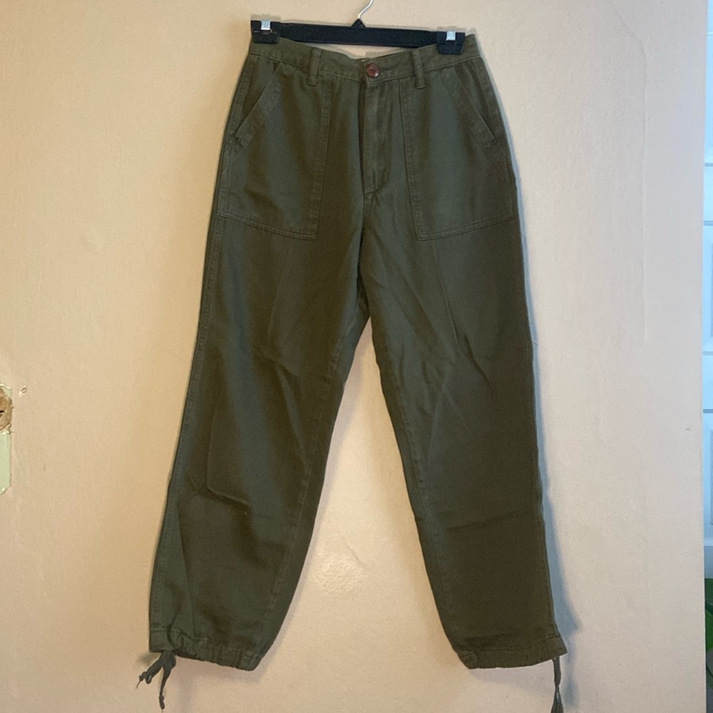 Urban Outfitters Cargo Pants, army green. Size 4